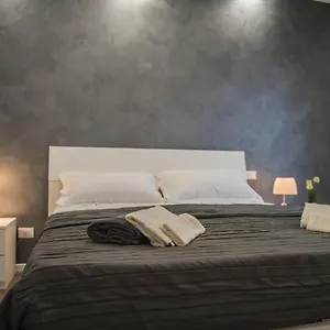 Parini Flat Appartement